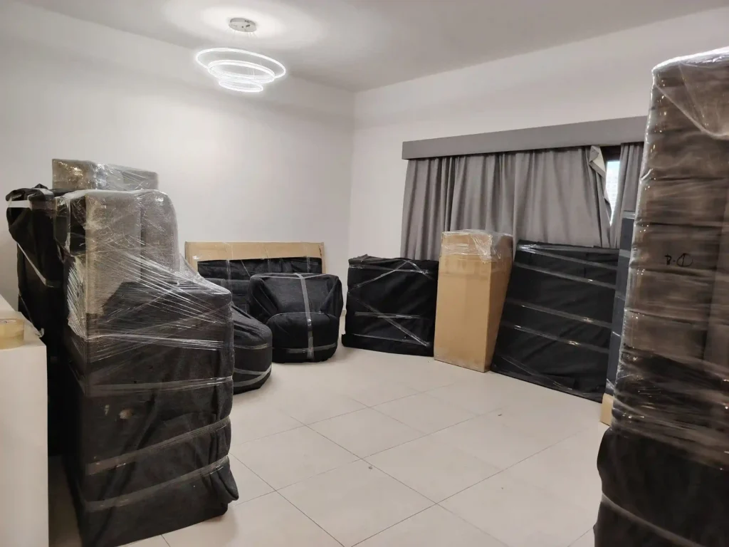 Movers in Al Rashidiya
